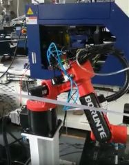 Промышленные роботы необходимы для производства электроники и электротехнических изделий