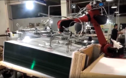 Роботы на стекольном производстве
